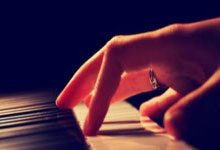 亚洲足球赛事激烈展开，中国队斩获胜利